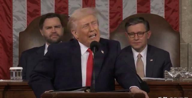 美国共和党籍参议员林德赛·格雷厄姆发文说：“印度、中国、巴西和其他国家通过购买廉