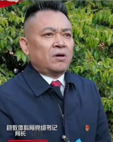 从村小起步  34年本土深耕
         20岁进入四川候古莫乡候古莫村小