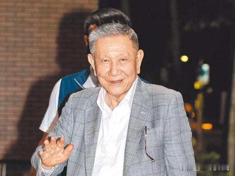 柯文哲案一审进入尾声，前段时间相关被羁押的人等终获交保，各界多把焦点放在出狱的柯