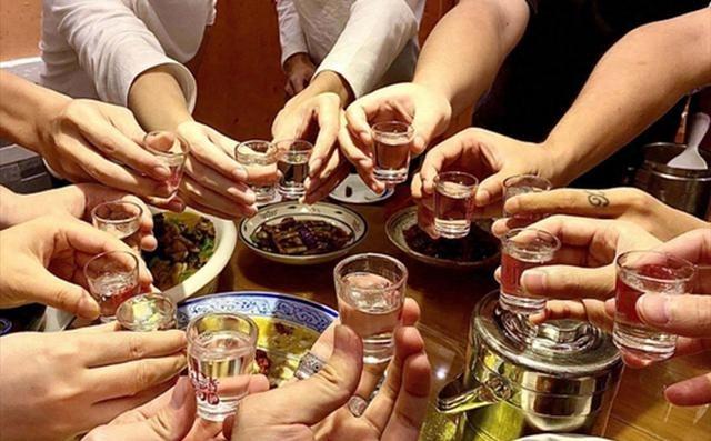 对于许多男性来说，饮酒已经成了生活中的常态。无论是聚会时的一杯啤酒，还是下班后的