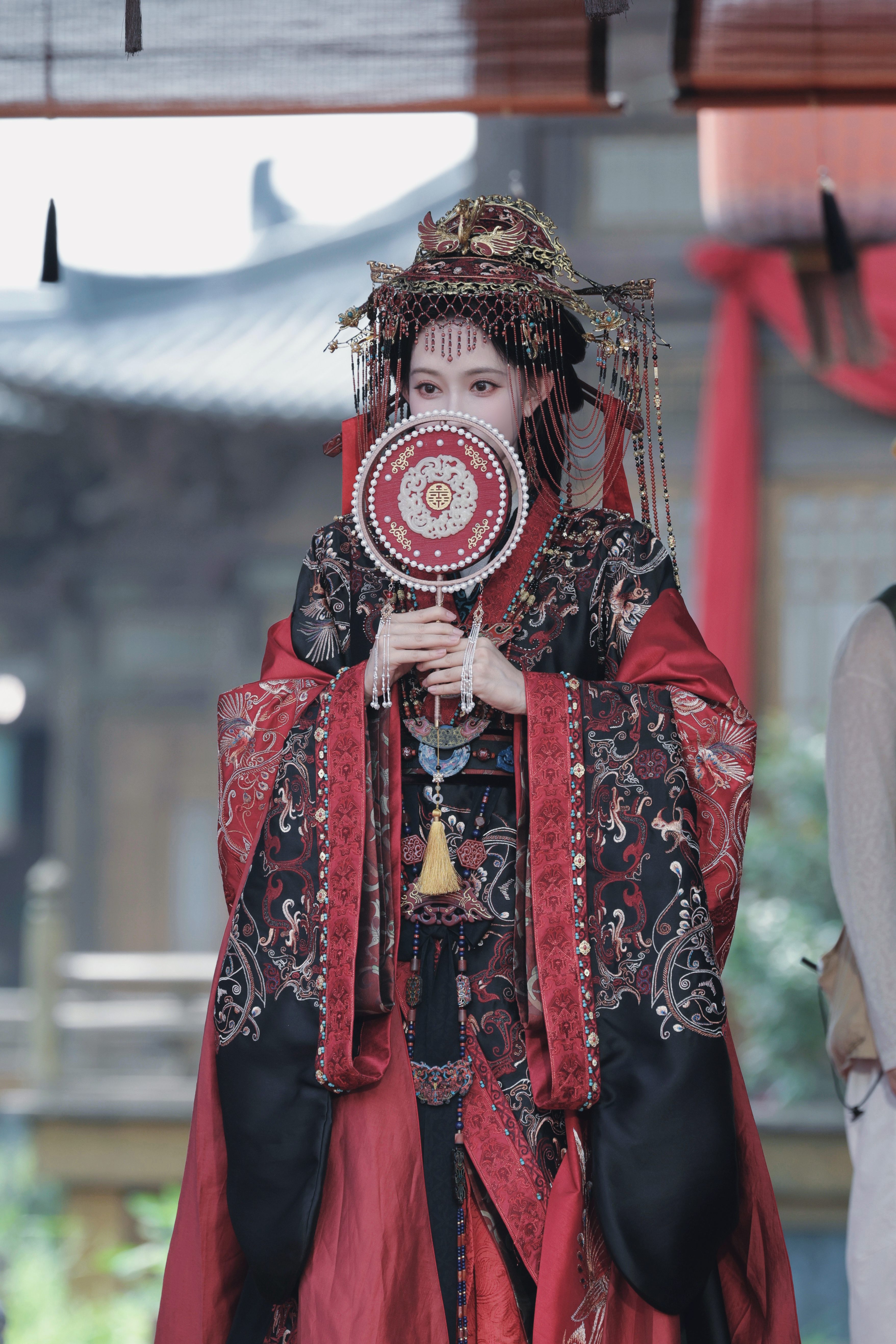 ❗嫁衣来啦～～～“沈娇娇，我来娶你了。”孟子义 《将门独后》沈妙▷路透-红黑嫁衣