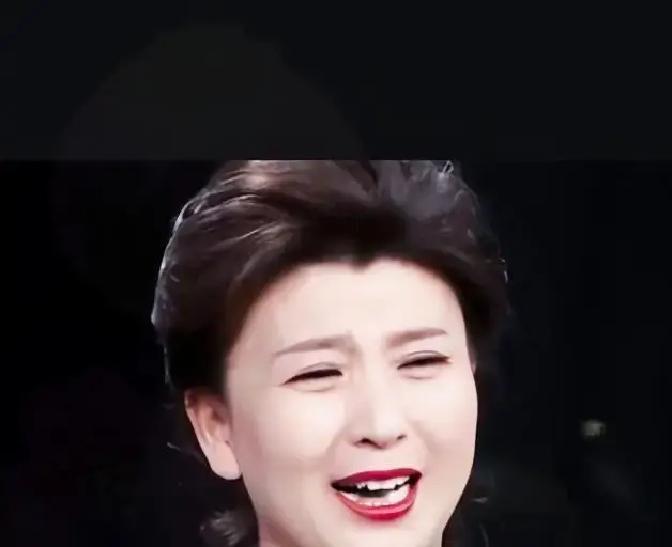 网传闫学晶被辽视春晚踢了
 
消息蹦出来不到两小时，评论区挤爆两万条。有人翻出她