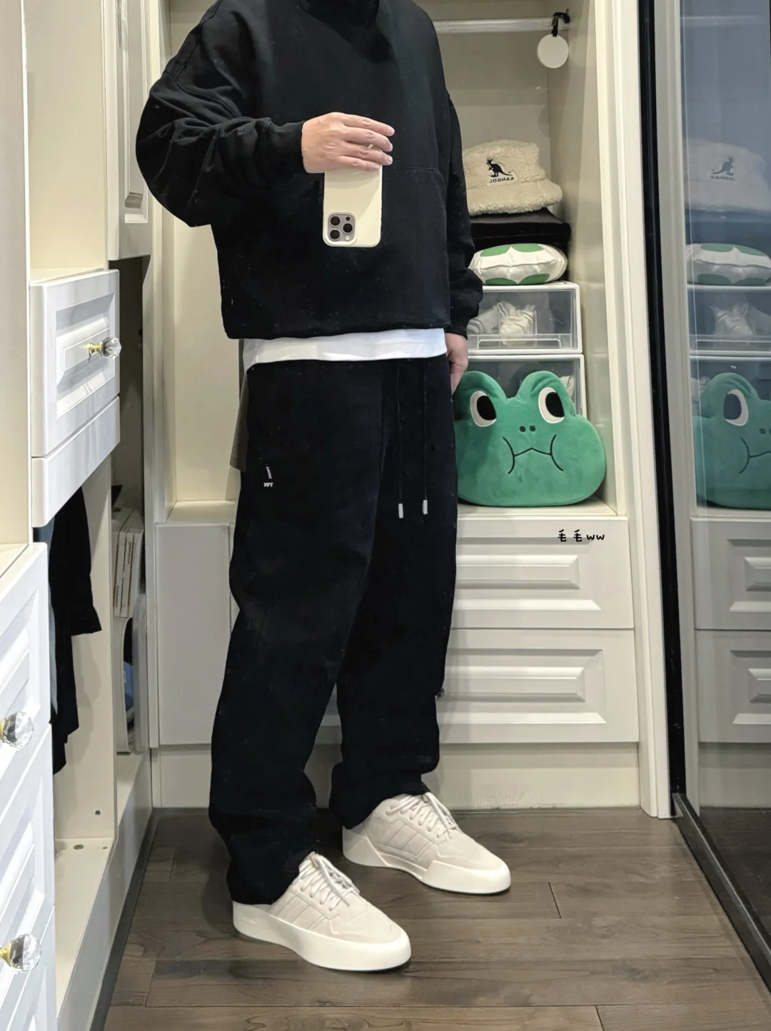 黑白叠穿｜卫裤穿搭