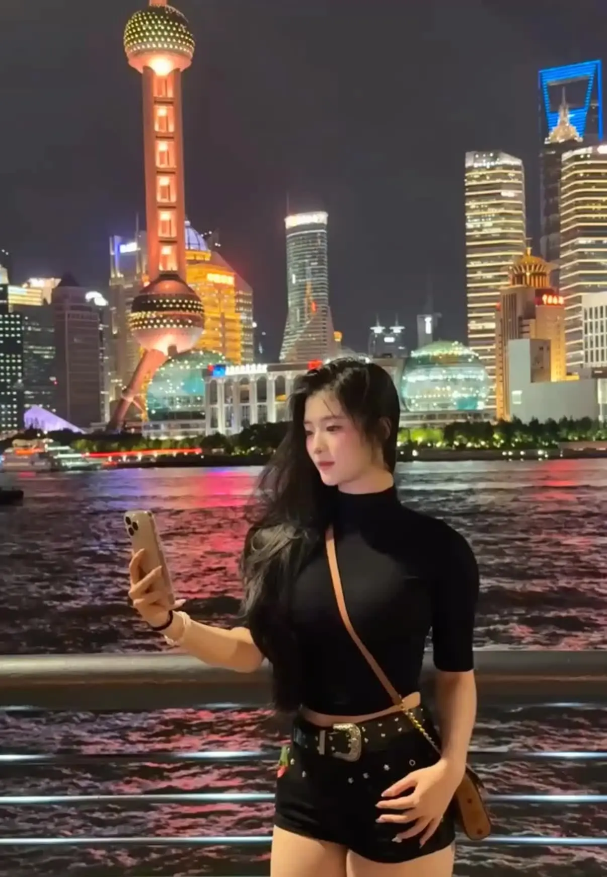 📍𝐒𝐡𝐚𝐧𝐠 𝐡𝐚𝐢 原来你看上的海 是纸醉金迷的上海