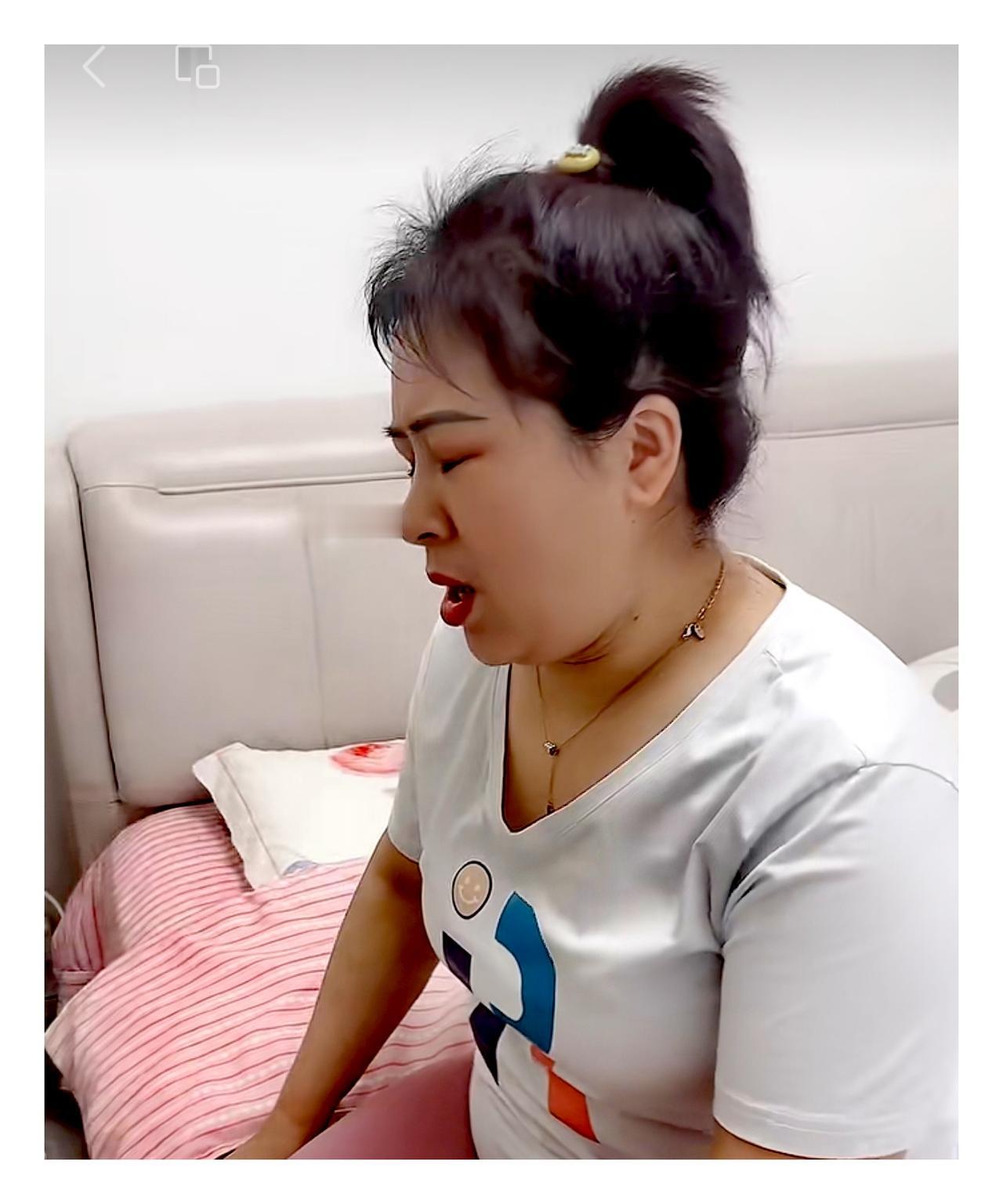   心       语（92）
你穷吗？
那是你的不幸，但 要穷的像茶，苦中有一