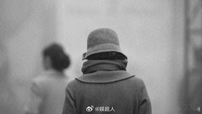 欧豪发了12张背影图没有自己 欧豪《醒来》的收官博好用心！直接发了12张角色背影