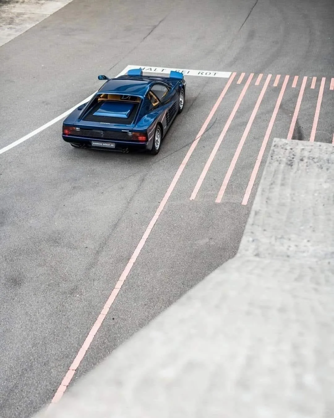 Ferrari Testarossa (1984) Blu Sera