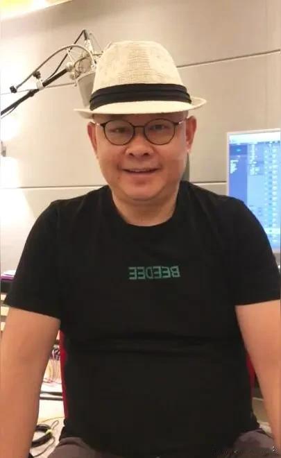 目前，大陆原创音乐人，影响力最大的应该就是许巍了，其次是刀郎，不过喜欢刀郎和许巍