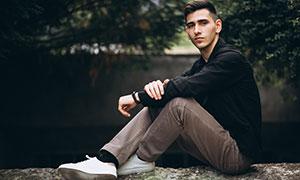 男人脾气不好，
影响事业；
女人脾气不好，
影响家庭，
人只要脾气好，
凡事都会