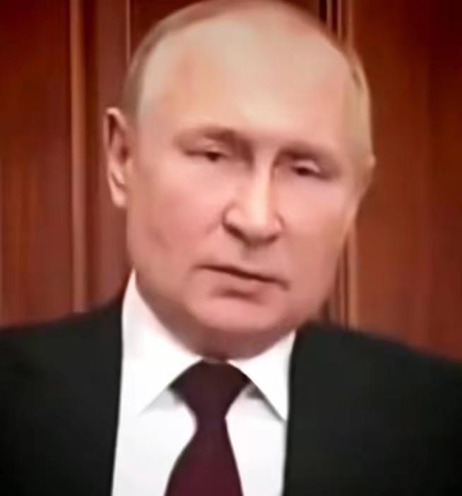 真可谓是“姜还是老的辣”。
伊朗刚放风要封锁霍尔木兹海峡，全球能源神经立马紧绷。