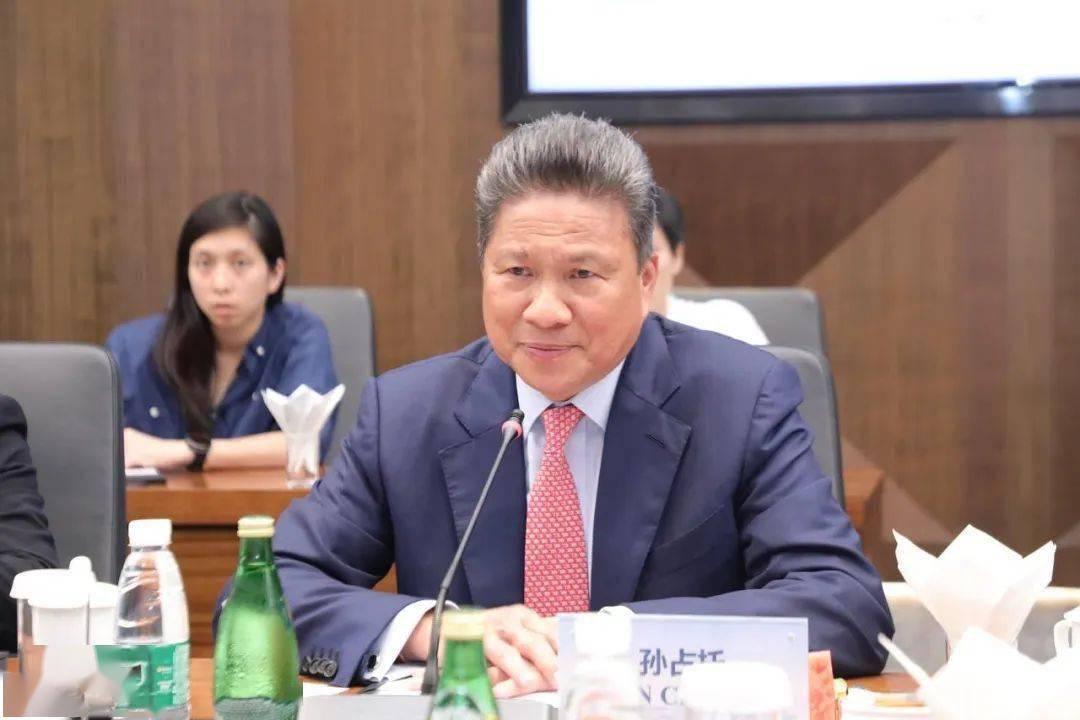 柬埔寨突然宣布！
8月1日，柬埔寨副首相孙占托突然官宣：国家航空砸钱买10架波音
