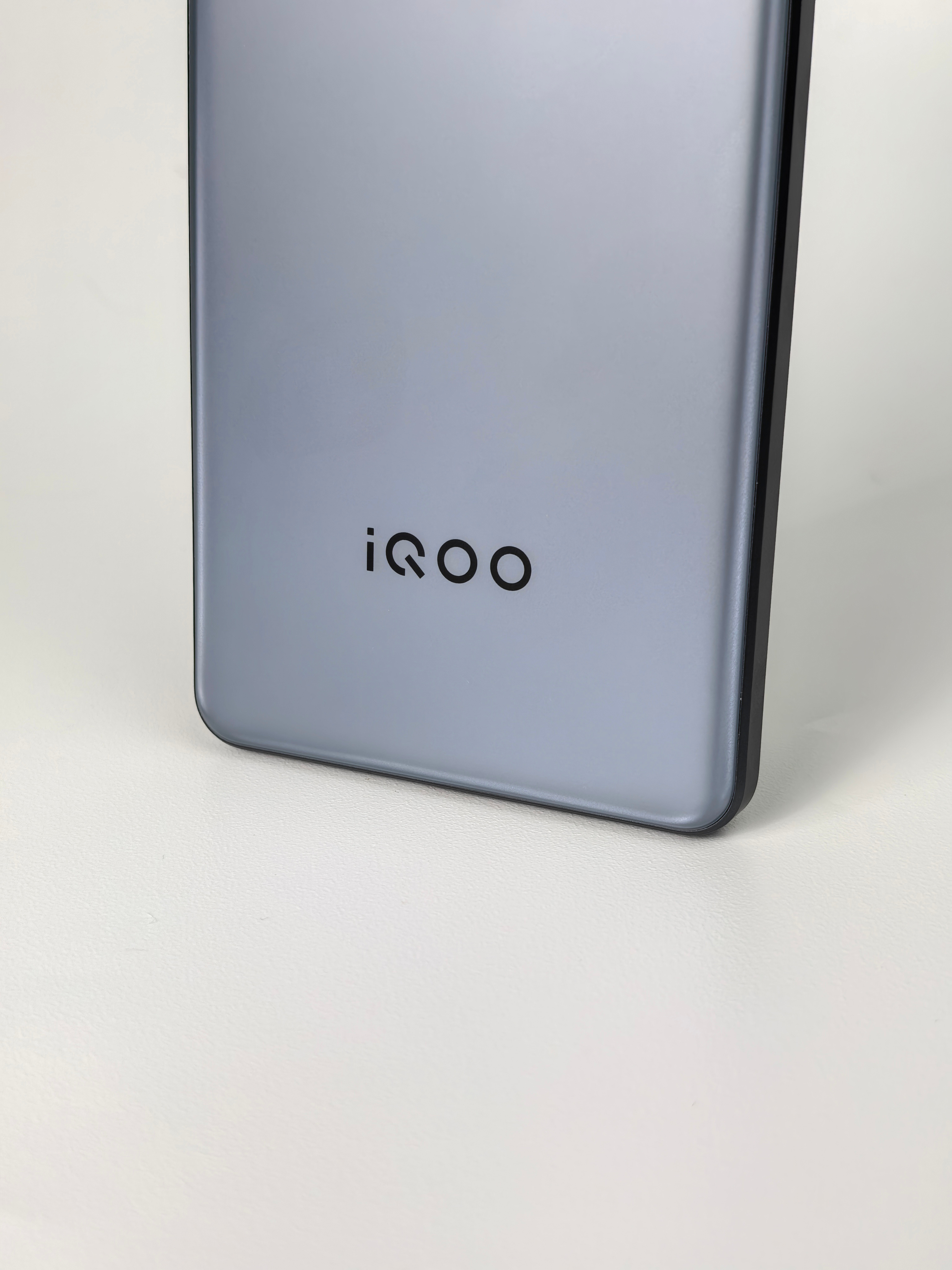 来聊下 iQOO Z10 Turbo + 的屏幕和操控体验，很适合手游党。6.7