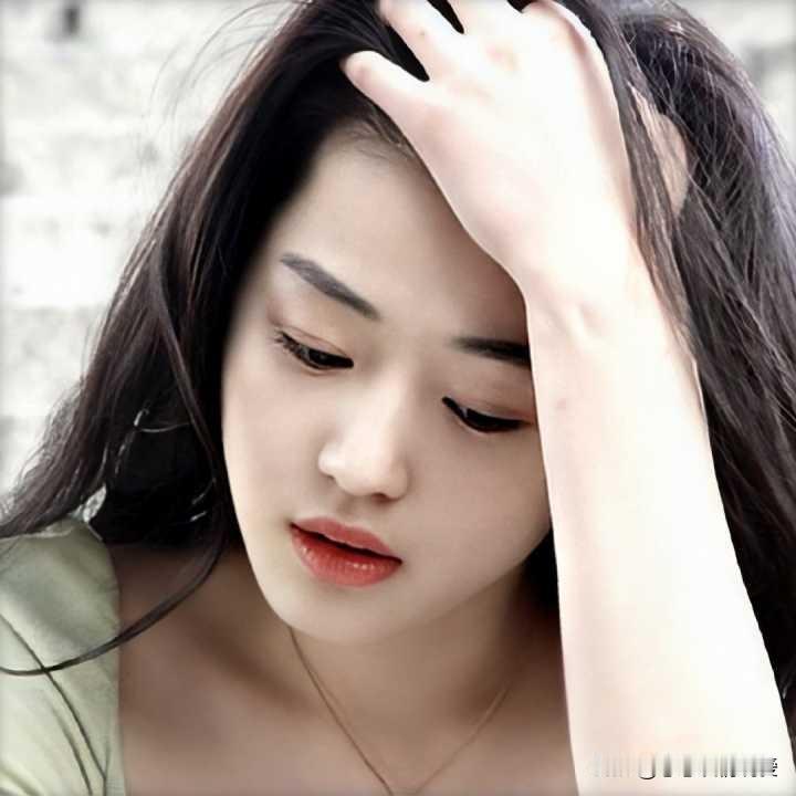 我有六姊妹，当初只有我读大学读出去后创业，没一个姊妹帮衬过，后来发达了他们都来找