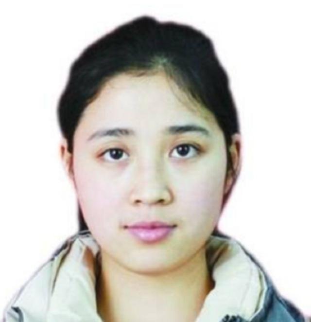 1990年，重庆36岁光棍捡到了一个女婴，不舍吃不舍喝将女孩养大，谁知，养女成年