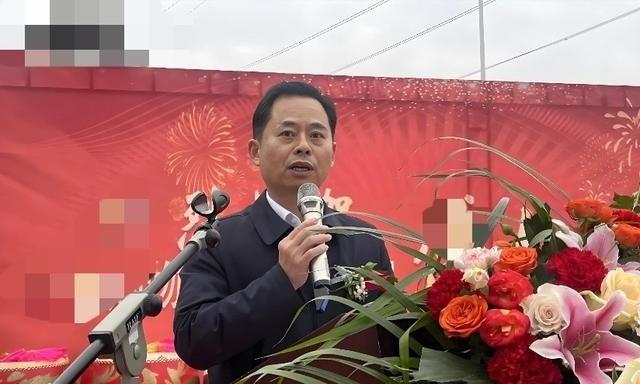 刘颖被查了，直接上热搜。这人以前在宁乡经开区和高新区干了好多年，算是园区开发的老