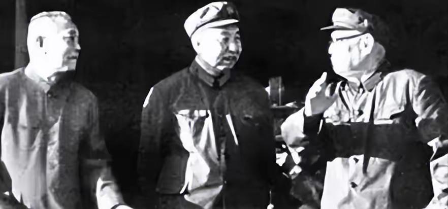 1976年9月9日毛主席病逝世后，局势面临严峻考验。叶帅命人给汪东兴打电话，汪接