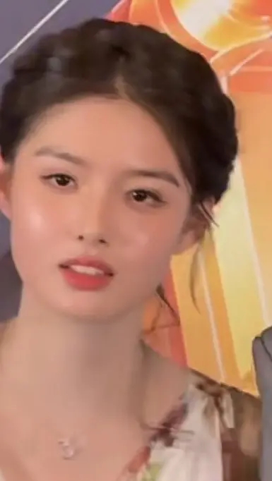 艾米是不是胖了？感觉脸圆了很多啊 
