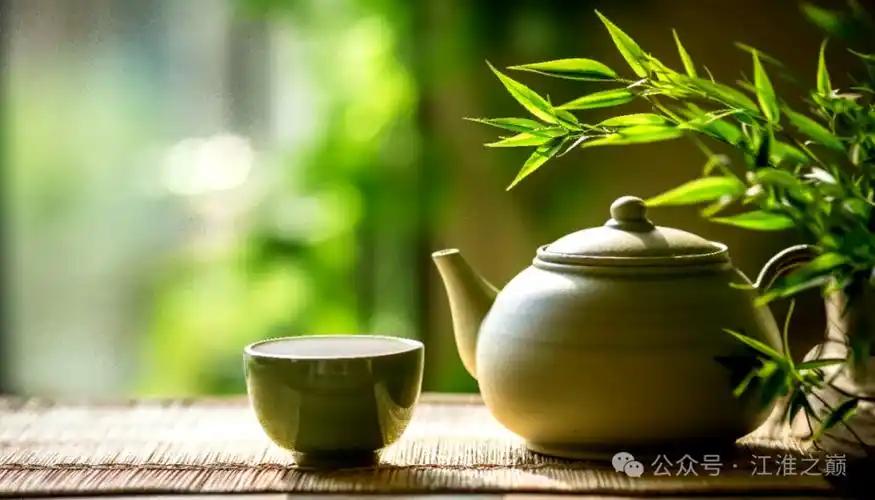 下联：杯中日月长。

（图片来自网络）