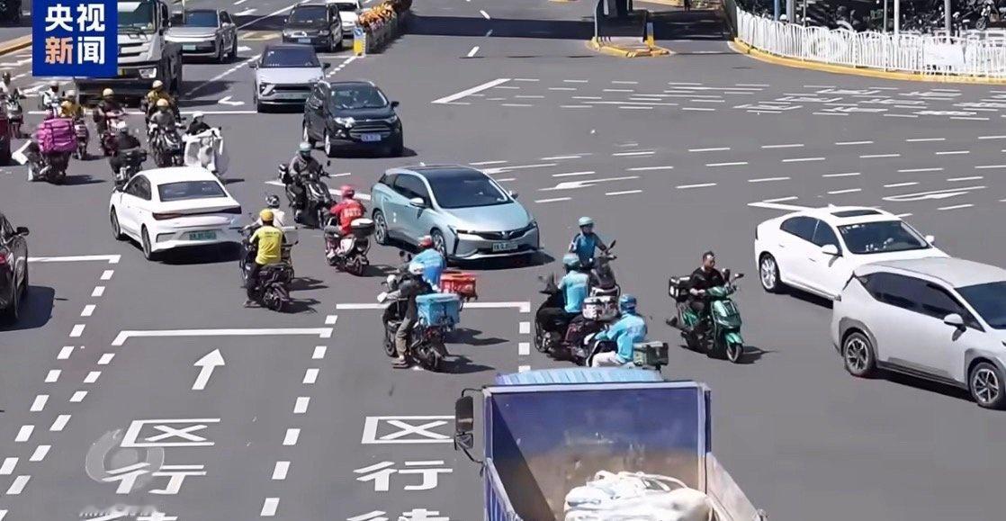 随着外卖行业的逐渐崛起和人员数剧增，很需要制定一些专门针对相关人员的法律法规了。