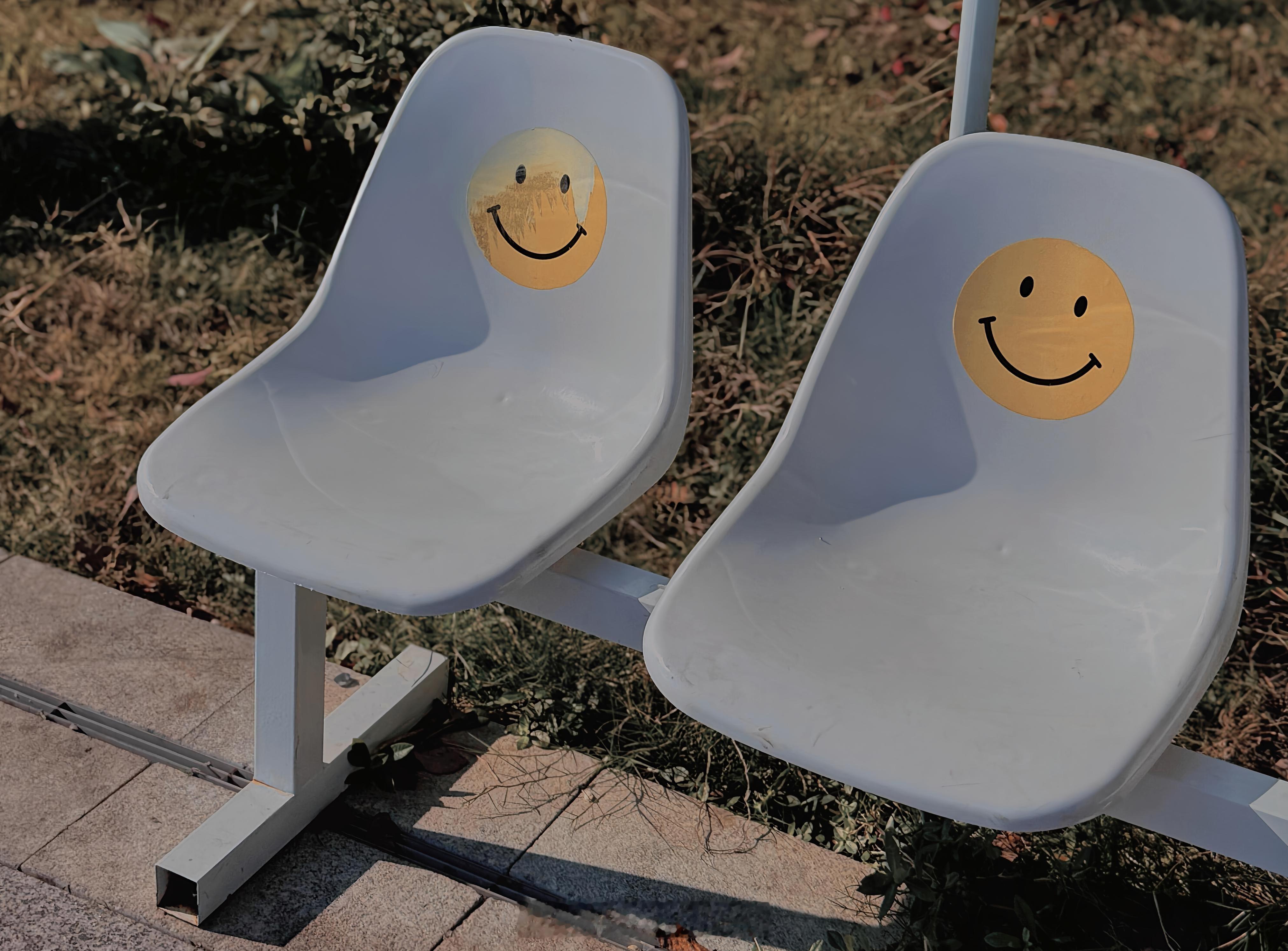 “祝我们 多赚钱 少生气 常开心 睡好觉 少焦虑🤗” 