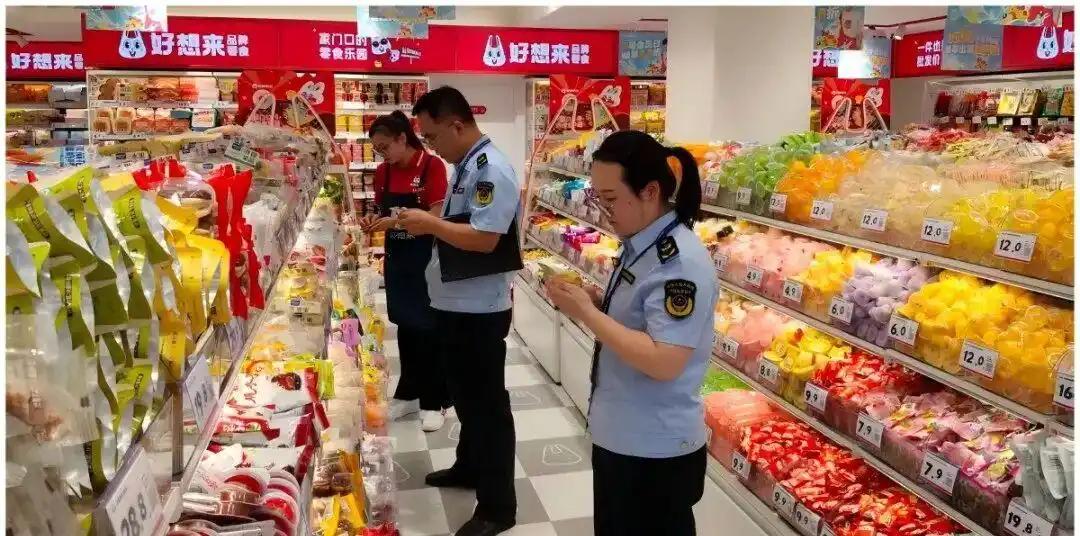 赵一鸣等零食品牌被多地严查，最直接的原因，就是他们普遍存在的被曝光的“缺斤短两”
