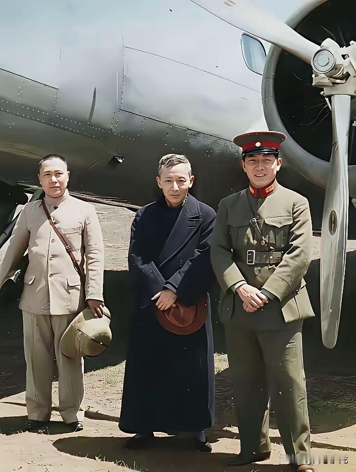 1935年，张学良奉蒋介石之命，将贵州王王家烈诱骗上飞机，直飞武汉。王家烈被从经