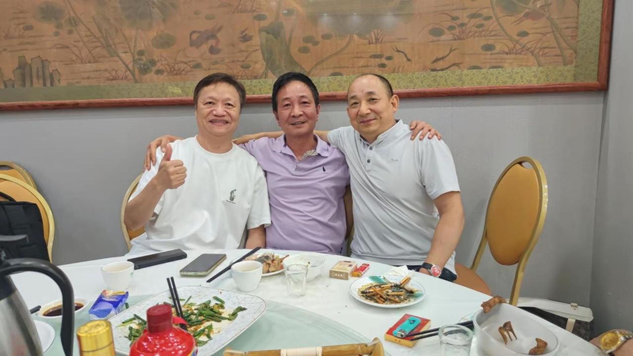 珍惜相聚时光留下美好回忆