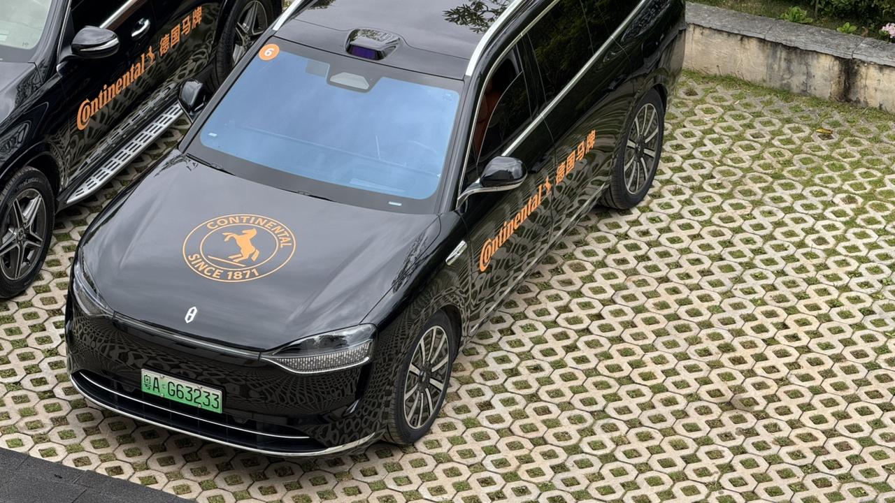 马牌7系列最后一款新轮胎，专门留给SUV用的
一套公路SUV均衡型轮胎，马牌UX