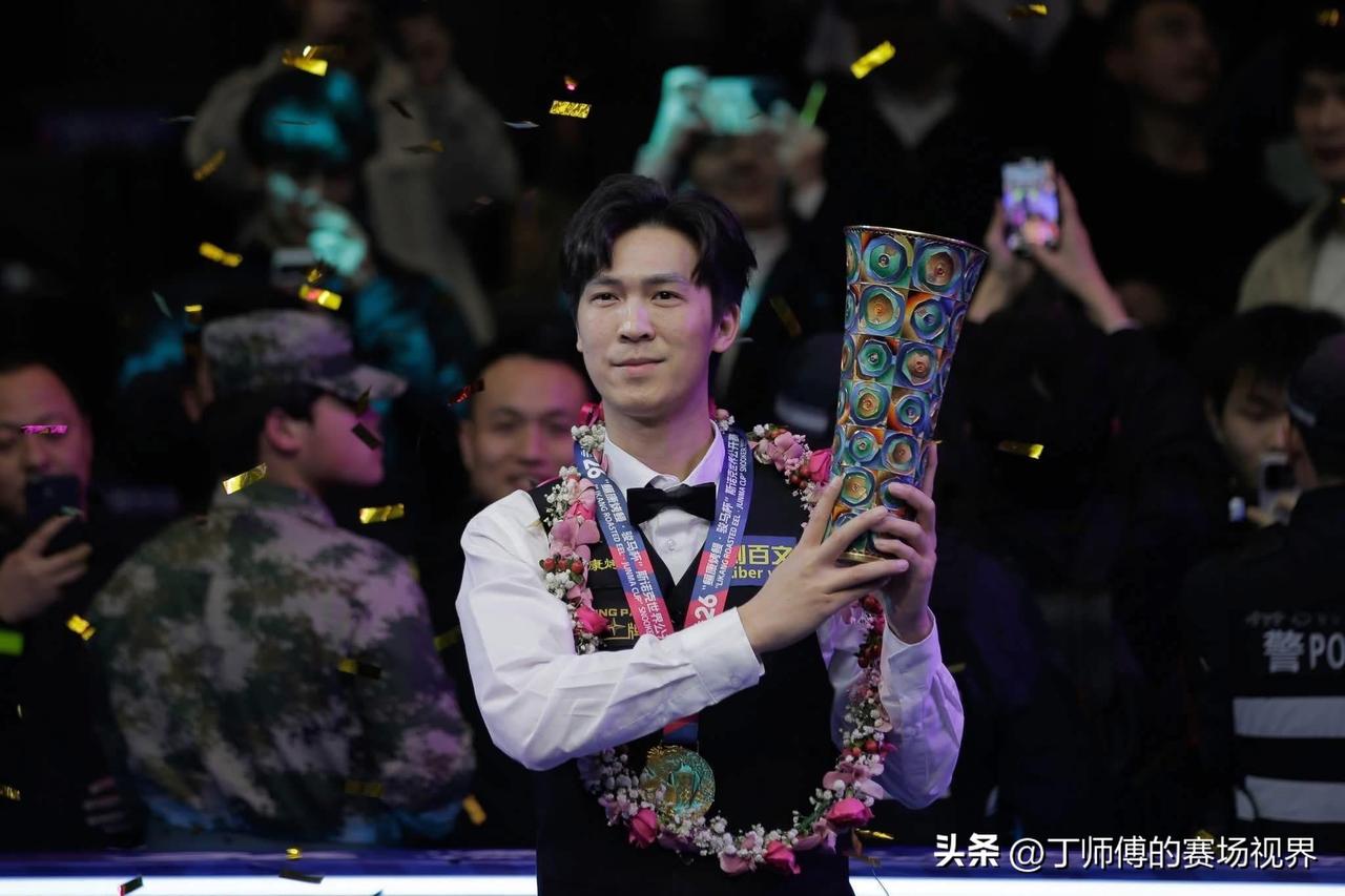 有着“泰国F1”之称的快枪手塔猜亚在赢得世界公开赛冠军后，世界排名上升了17位。