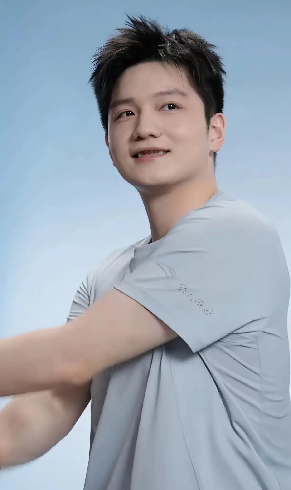 樊振东赢林诗栋，哪是单纯为了争第一，分明是高手遇高手时那股子压不住的胜负欲在燃。