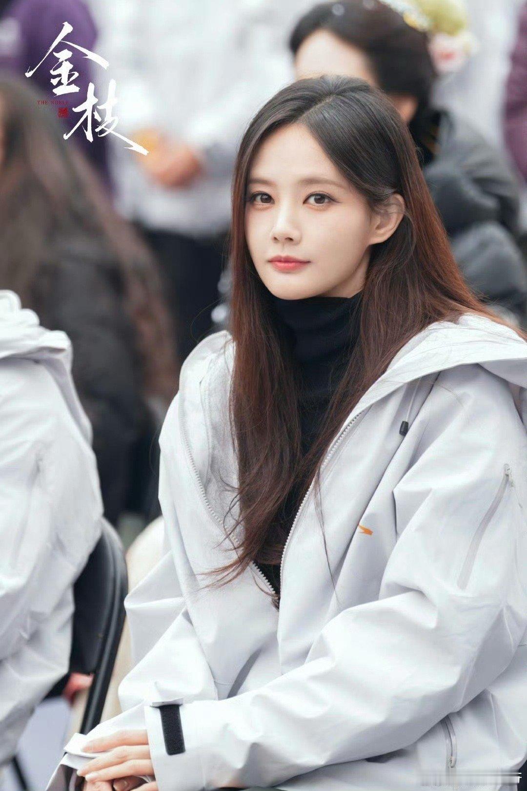 李一桐 女人的背后永远是我们自己李一桐说到了大家心中，女人的背后永远是我们自己，