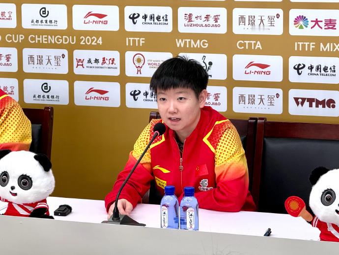 孙颖莎回应莎头组合是否出战混双  国乒混团三连胜 好喜欢大大方方的莎莎，笑的真可