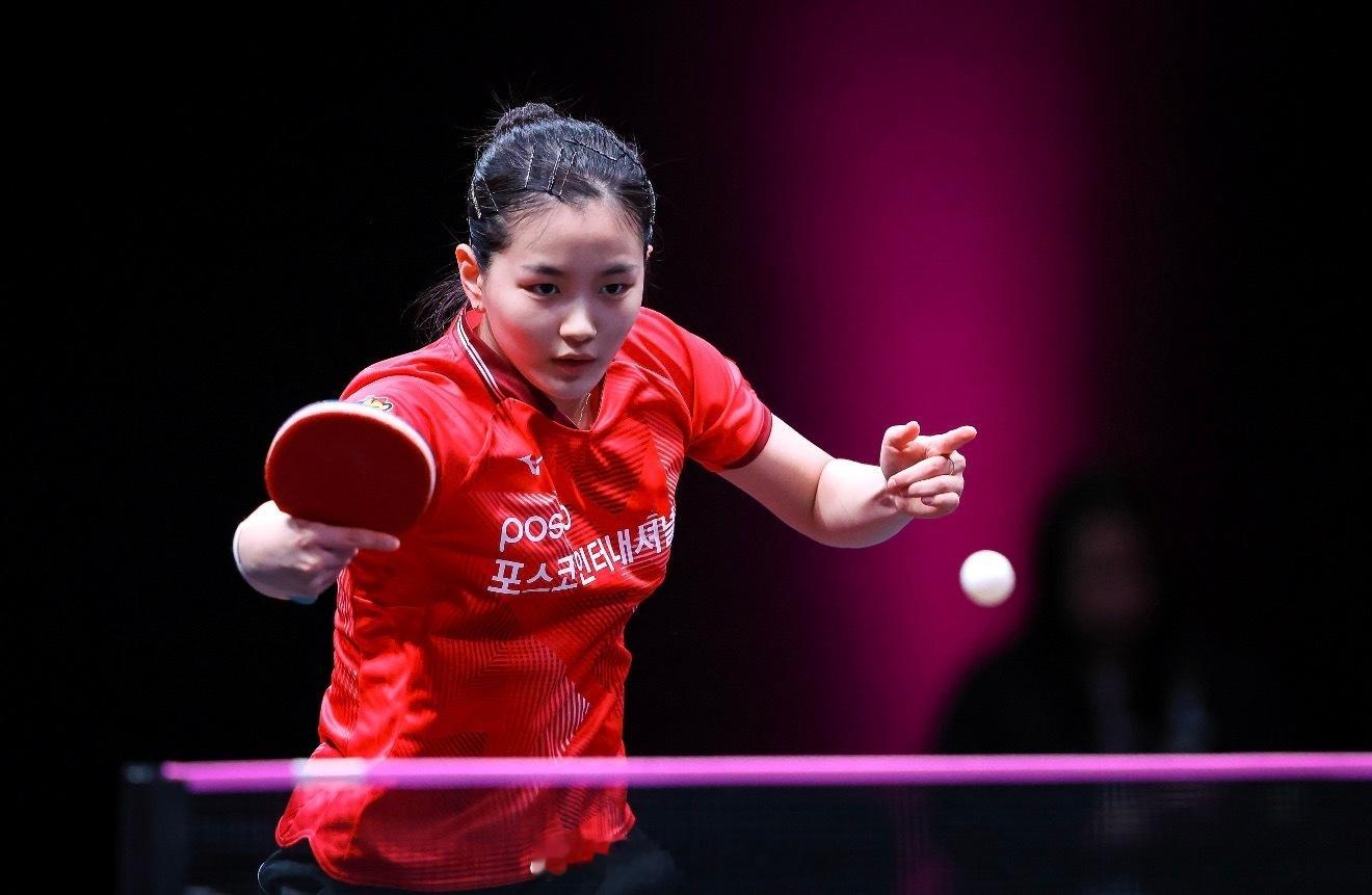 金娜英3比2曾尖WTT冠军赛多哈站女单1/16决赛，金娜英3比2战胜曾尖，比分7