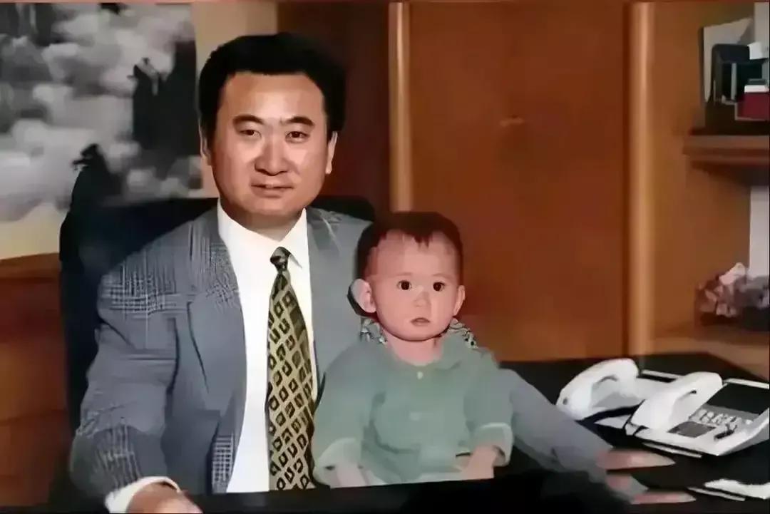 这孩子说，他爹并没有给他5亿，他爹每次给他的钱都是1000万而已，最少的是500