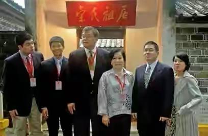 孔祥熙在美国还有多少后人？

目前就剩下一个混血的混血洋孙，娶了个不知道几线的女