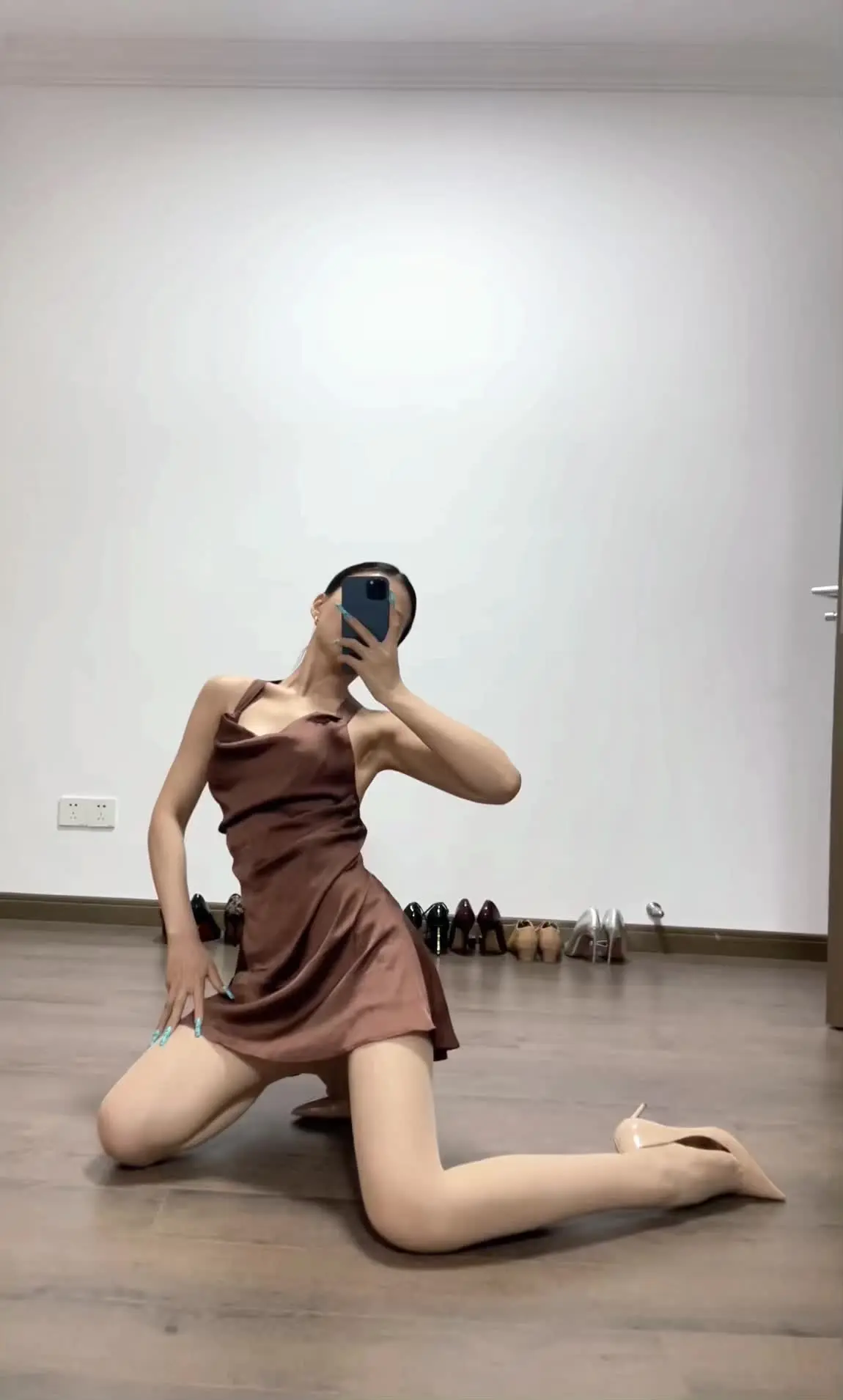 对镜子拍 控腿 腿精本精