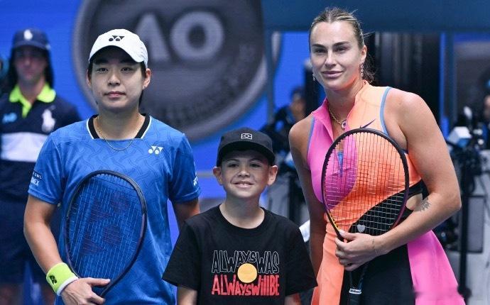 真心打不过白卓璇vs萨巴伦卡 白卓璇3-6/1-6不敌萨巴伦卡，止步澳网次轮已经