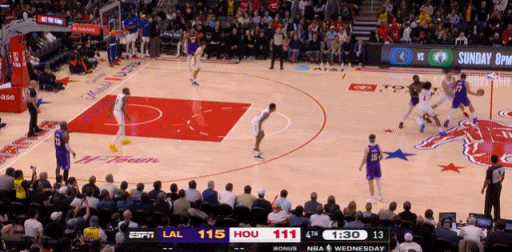 简直离谱到家了！湖人124-116战胜火箭，这场比赛詹姆斯这个扣篮简直离谱到家了