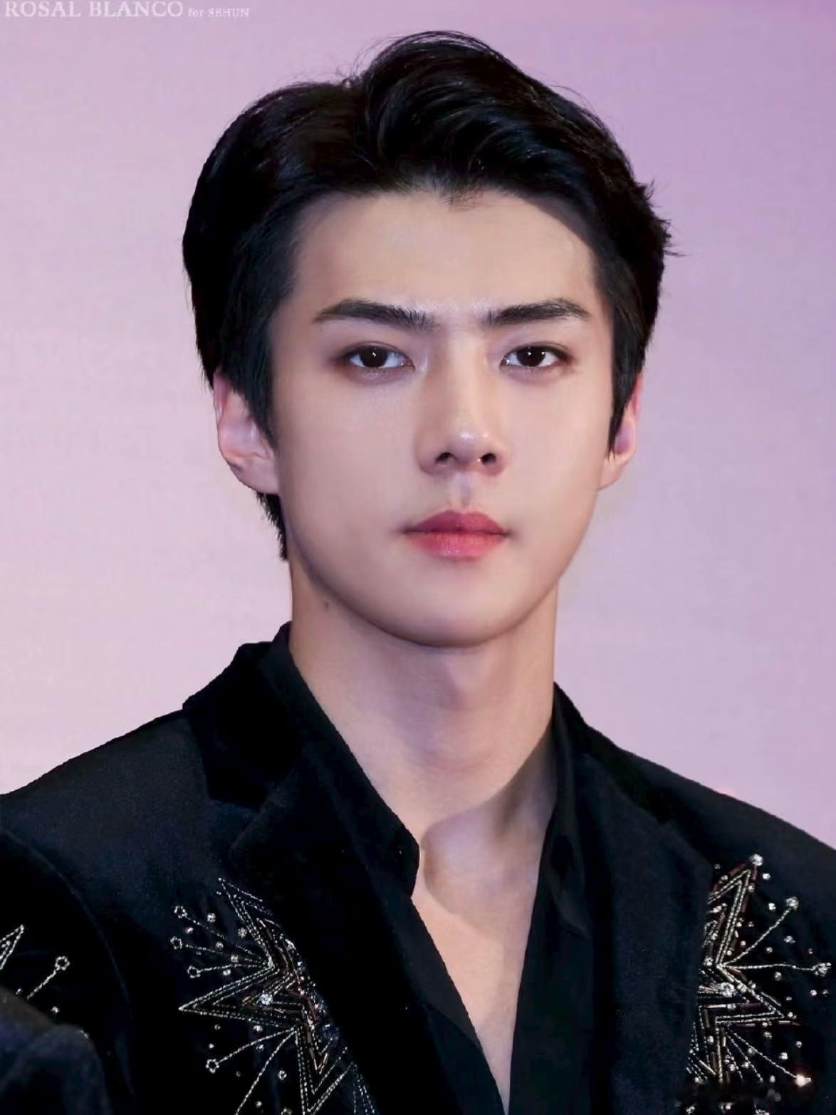 😍天呐噜，吴世勋新sw预热中，是国货品牌哦。顶帅～吴世勋