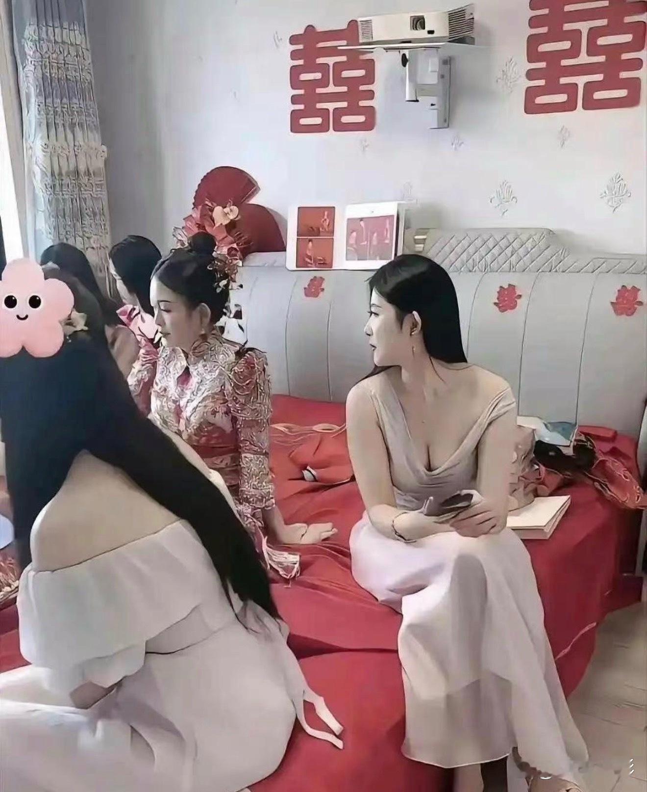 新娘的风头被伴娘抢走了 