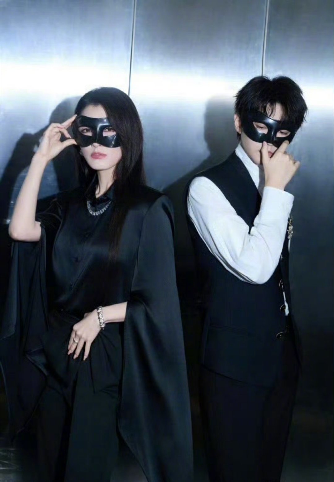 王俊凯震惊123木头人是徐洁儿写的徐洁儿王俊凯天台大片谁的童年DNA狠狠动了！姐