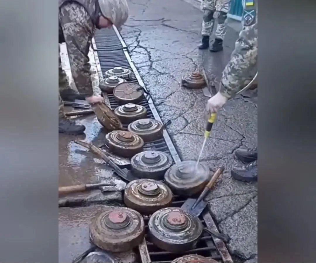 出售一批进口扫地机器人，能在几秒钟之内清理200-400平方的区域，原厂原漆99