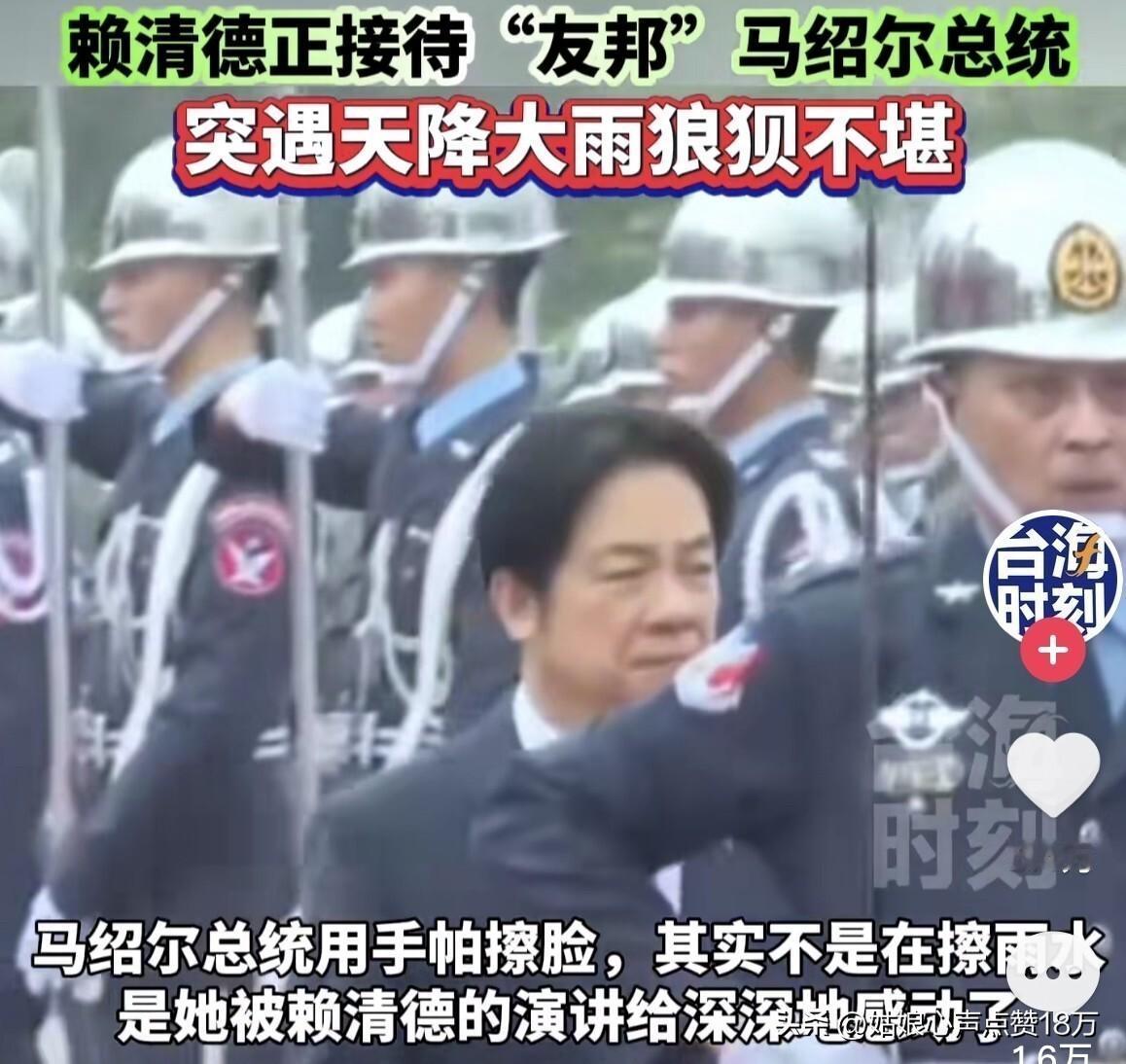 数字化浪潮席卷城市角落，旧时代印记渐渐消散。街头巷尾的古老书报亭，曾经飘散油墨香