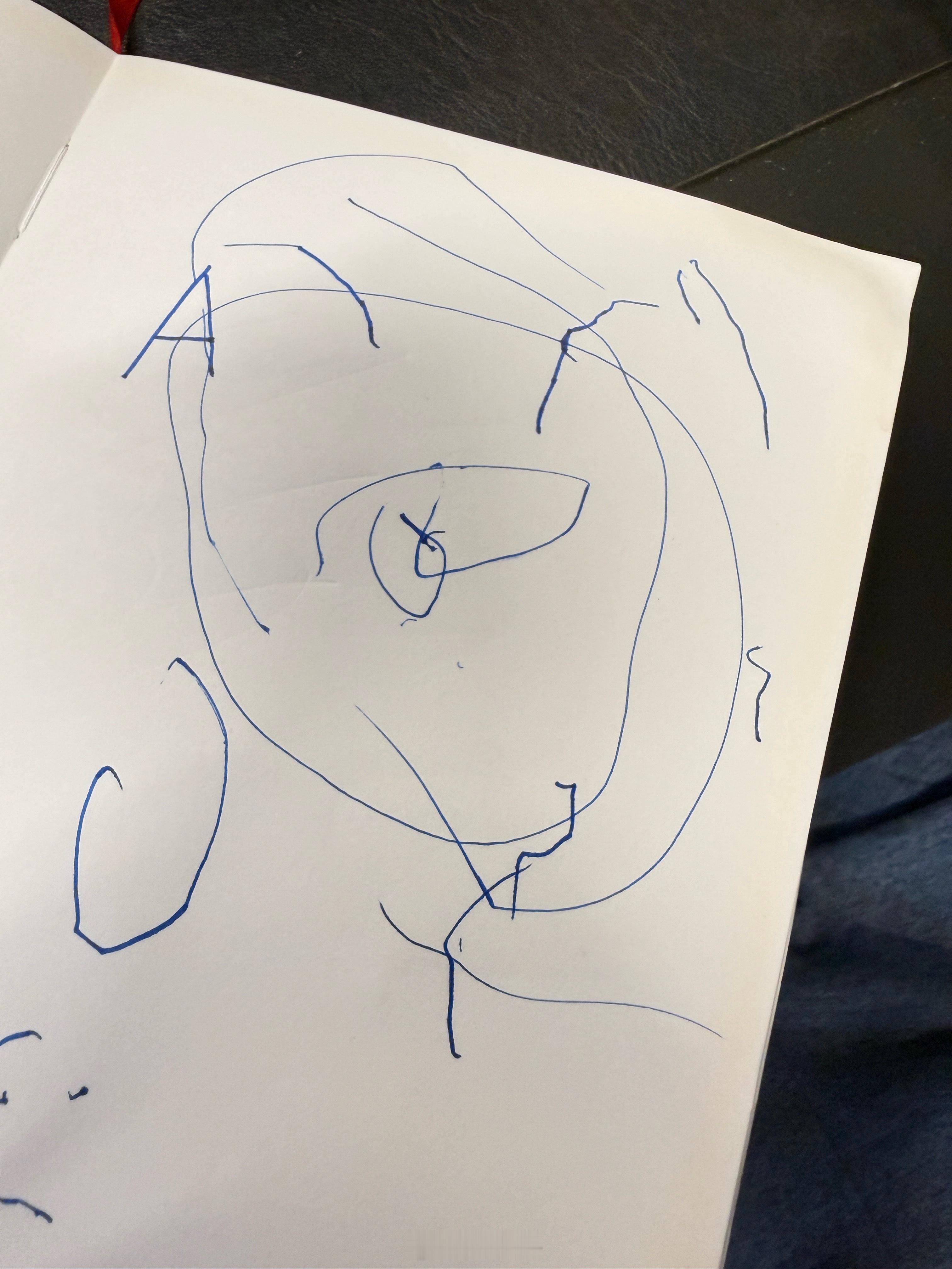 想教她写A，球宝：我会写啊成果如下 （真正的A是我写的） 