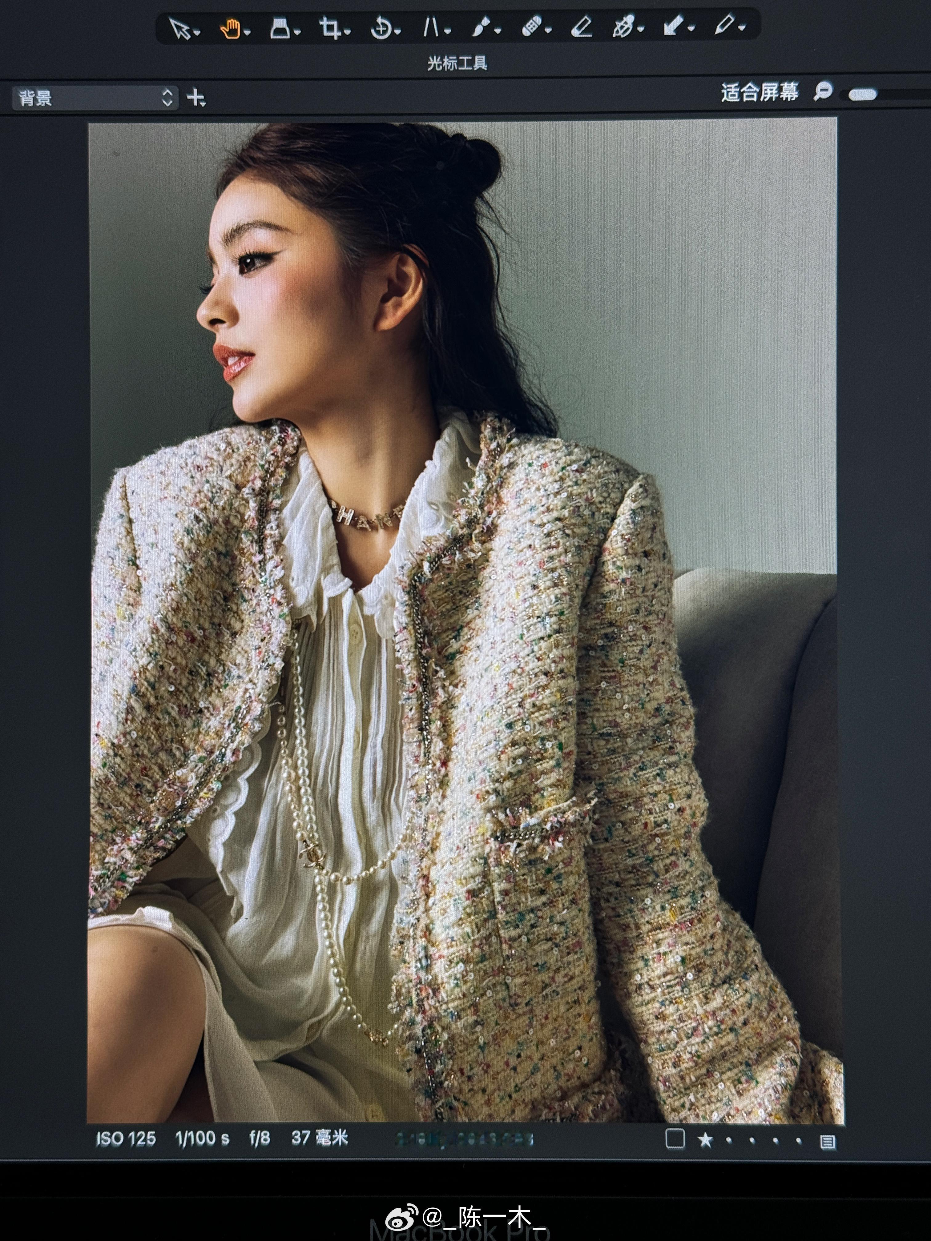 棚拍结束后就去做了个按摩 结果修图修着修着就睡着咯 这会儿刚到家[晕] 太想先来