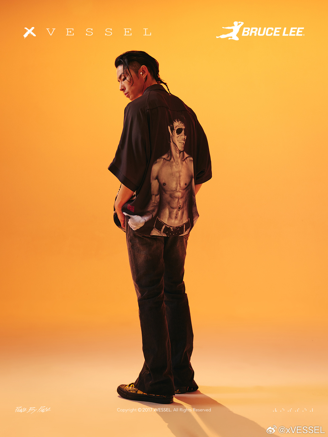 时间会过去，但风格会留下李小龙的潮流影响力，正是这样的存在让宗师气场重新落在街头