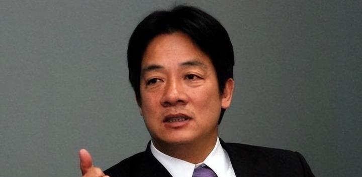 岛内政客还在选举舞台上拼命挥舞"抗中"旗帜的时候，金门码头的渔民已经开始盘算：从