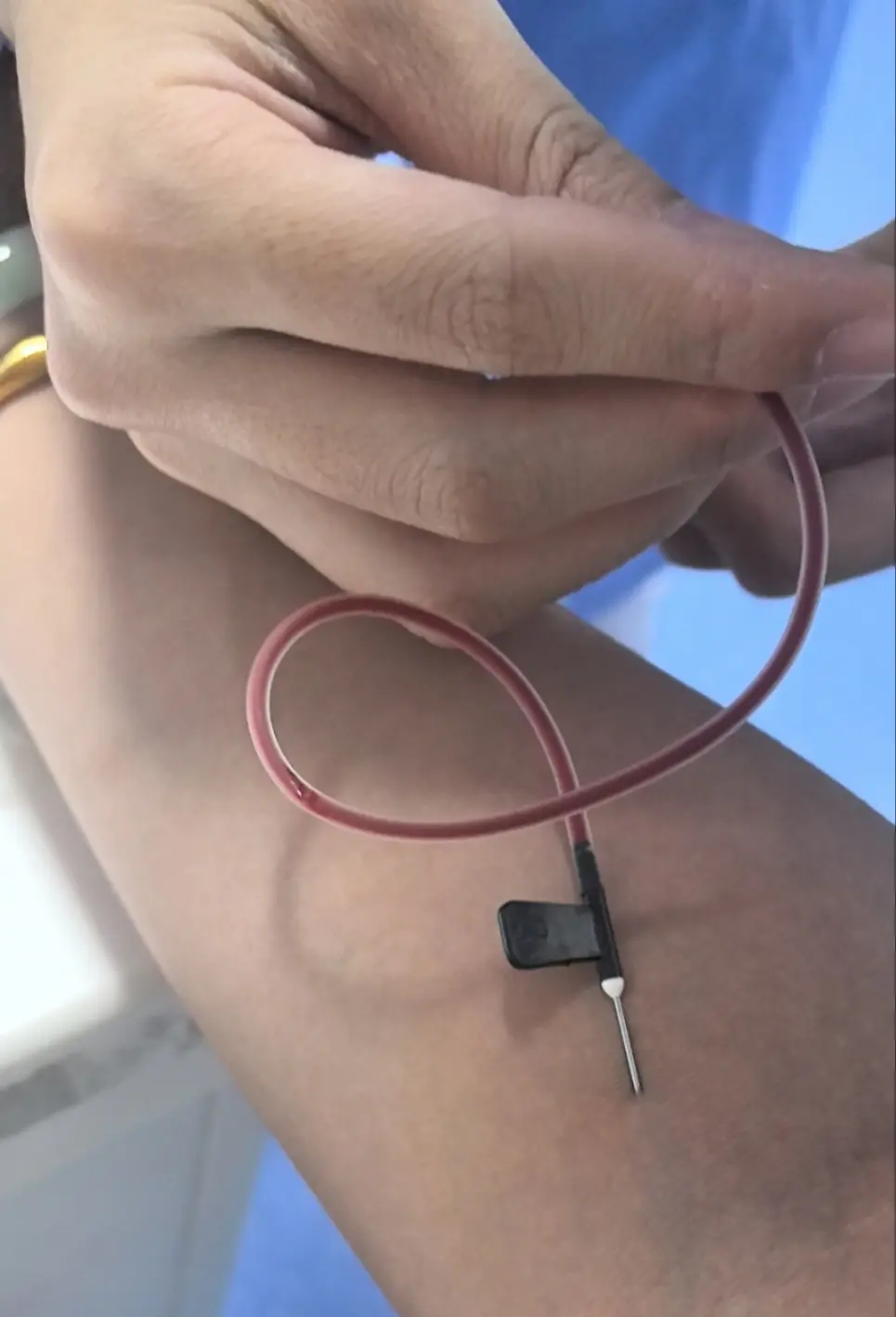 小伙伴们，请个假停播1天，休息休息，身体第一。