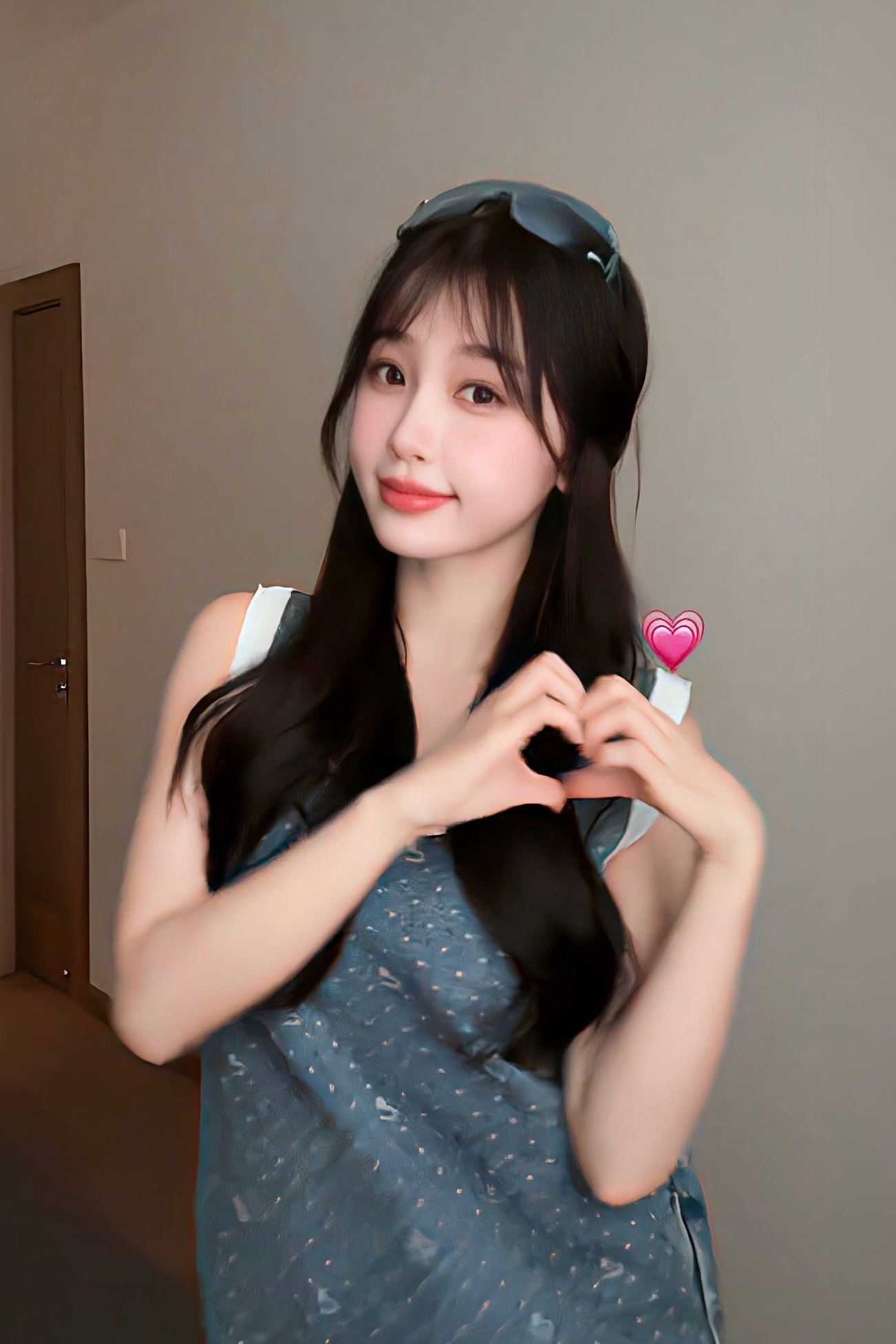 来自星星的穿搭 鱼丝们 记得超话签到发帖做超like升级📈爱奇艺站内给姜暮角色