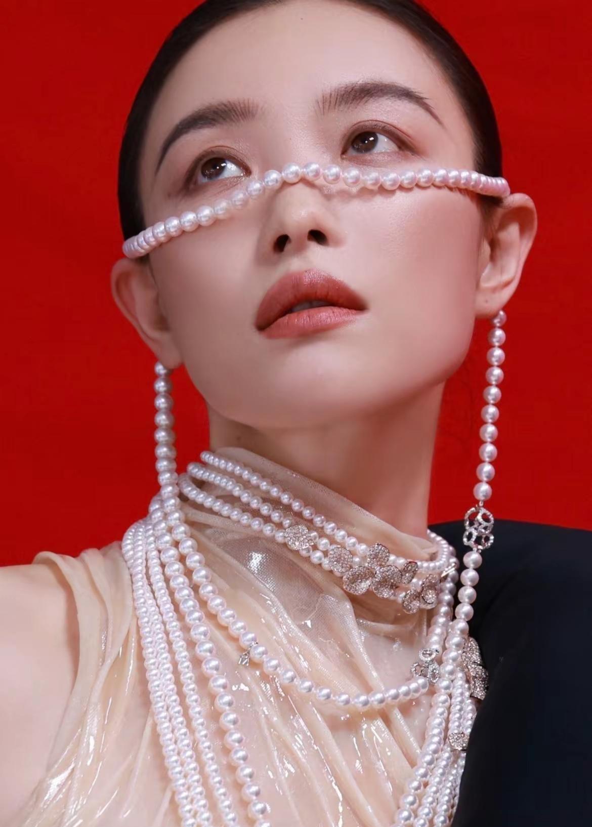 那个把珍珠戴火的女人，倪妮终于回来了❗。果然珍珠珠配美人❗倪妮带着新作品回收👏